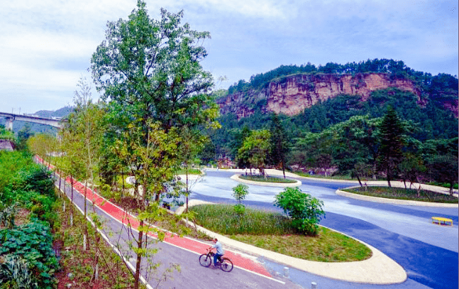 龙河滨河绿道将连接丰都县城和龙河湿地公园的慢行步道,成为人民群众