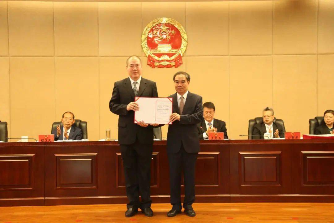 周庭桂为法制办公室主任,唐荣光为财政经济办公室主任,曹树常为城建