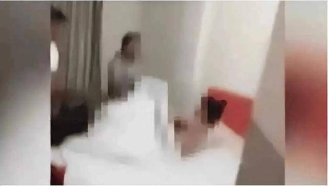 女子与邻居发生关系，被丈夫发现裸着身子躺在床上