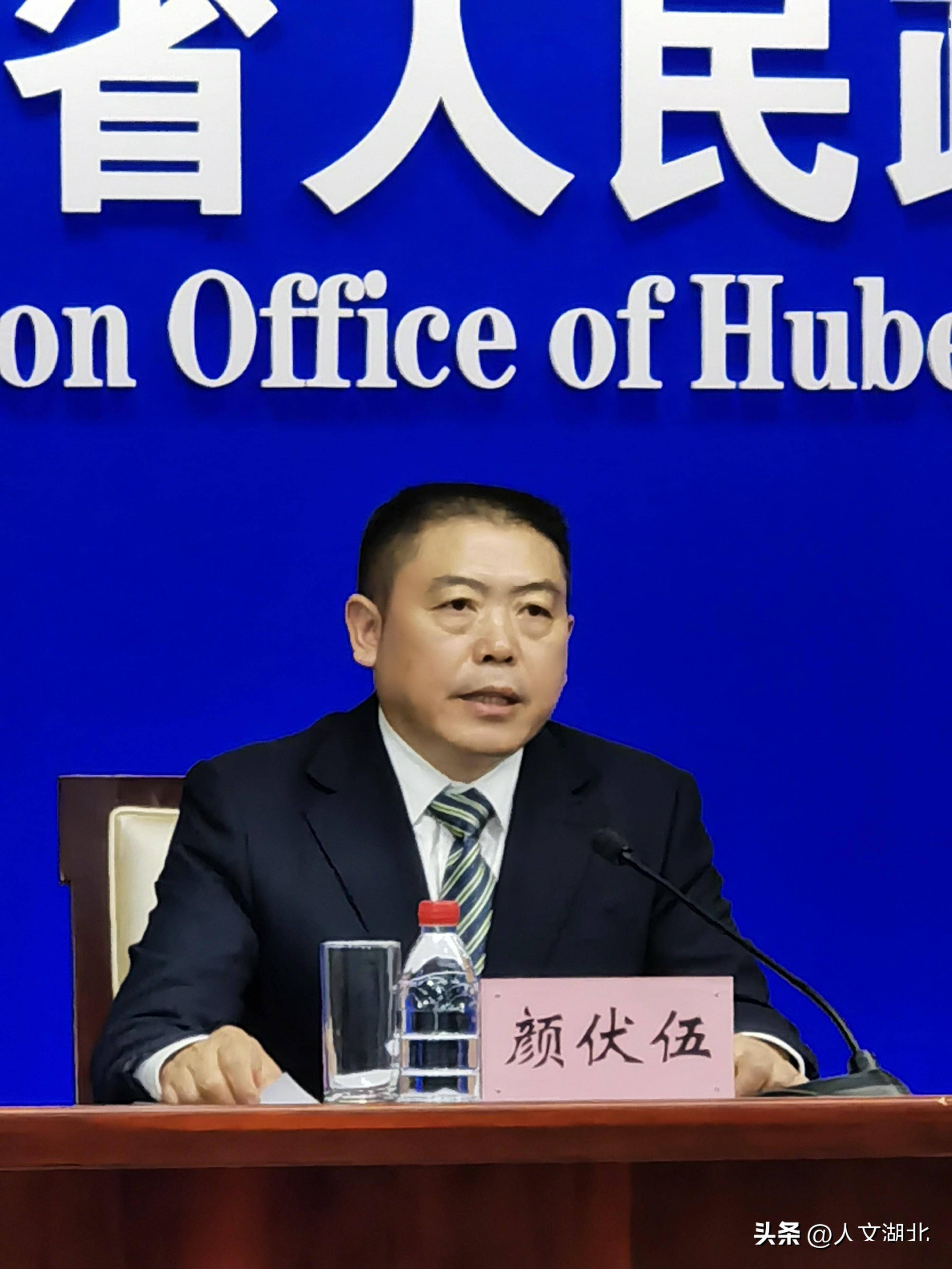 武汉理工大学汽车学院院长,教授颜伏伍表示,当前,汽车与电子,软件