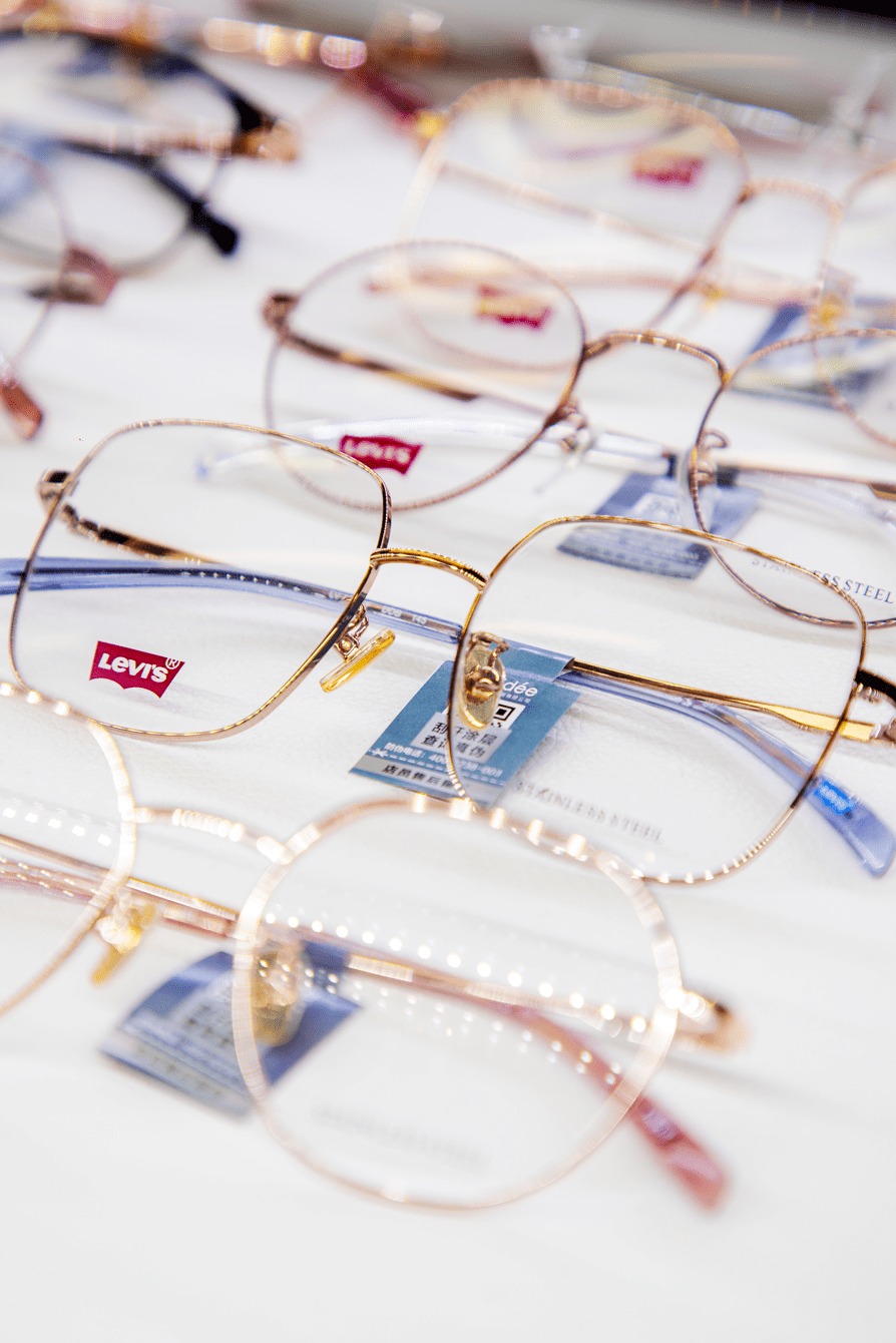 8折轻松拿下肖战同款眼镜!还有gucci,暴龙,陌森.