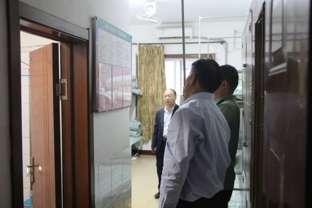 博采众长行致远 互学共研话未来 | 国开一中迎接安徽省临泉县泉峰中学