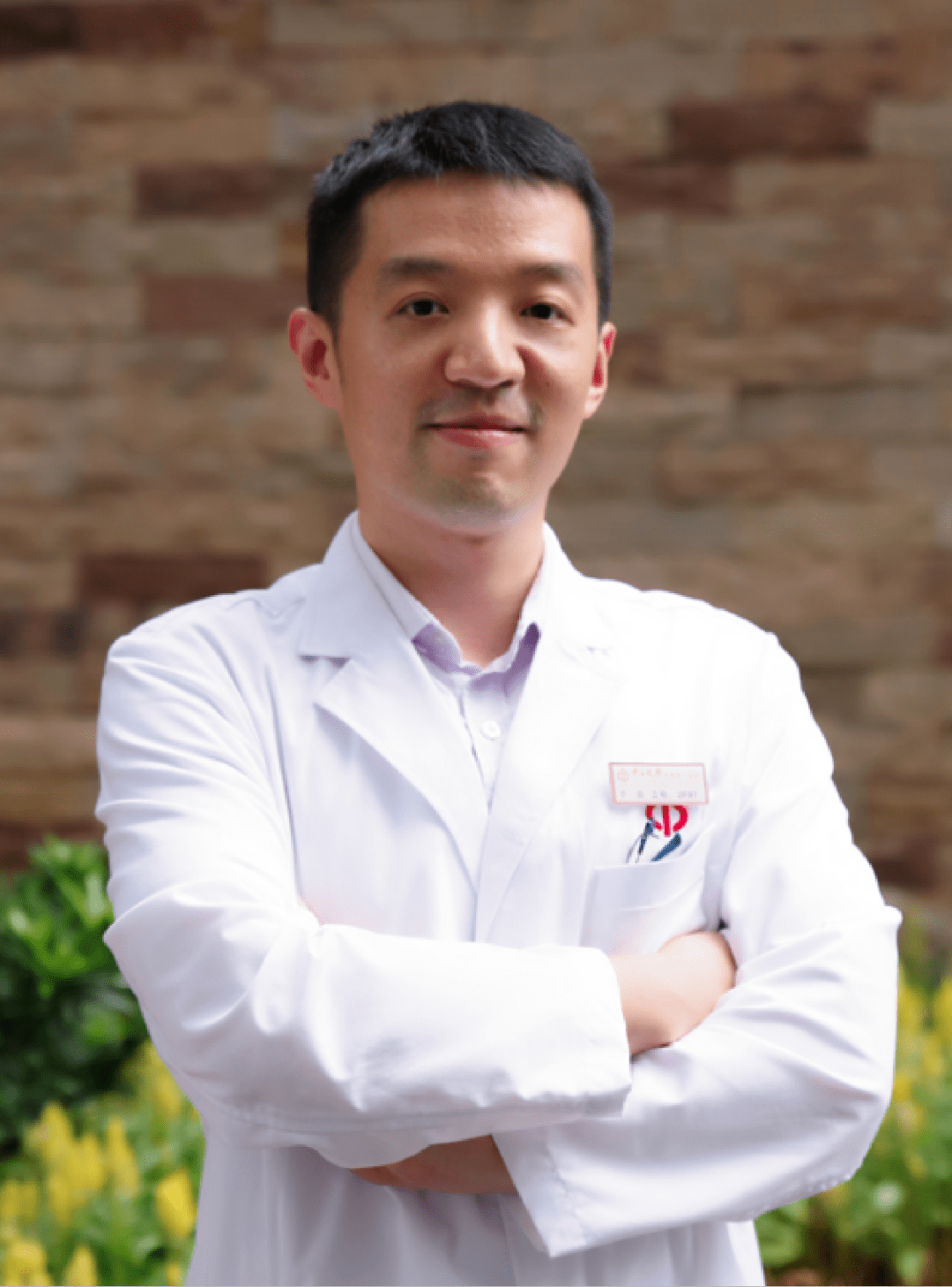 于亮 副教授中山大学附属第一医院乳腺外科副主任医师医学博士 ,硕士