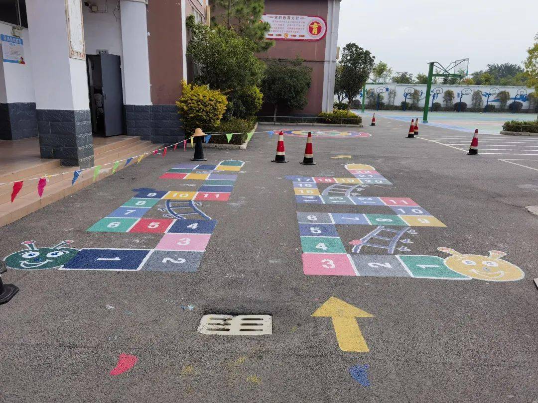地面游戏嗨起来丨广龙小学开展校园彩绘地面游戏活动