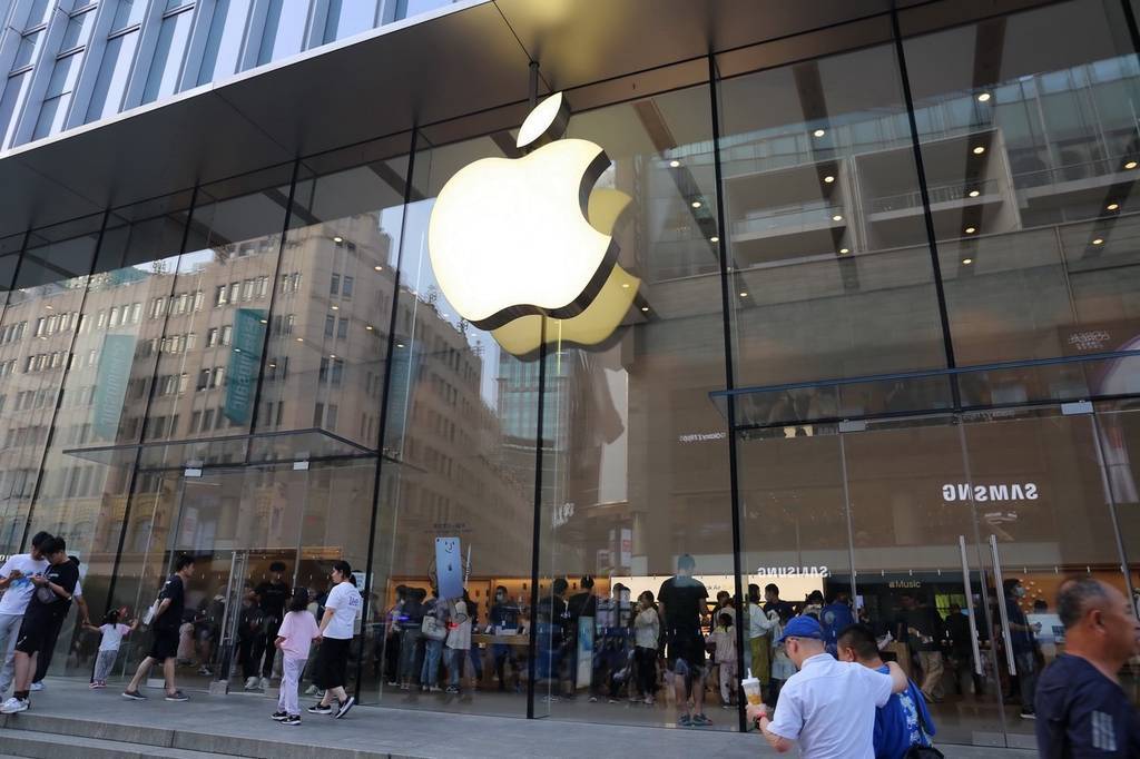 苹果上财季大中华区营收下滑，但iPhone销量创纪录，库克对中国市场非常乐观