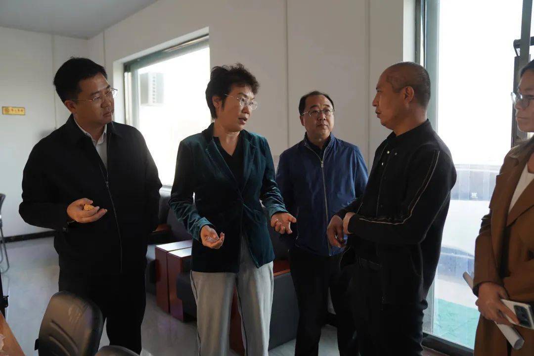 商黎英调研巩固脱贫攻坚工作_项目_产业_种植