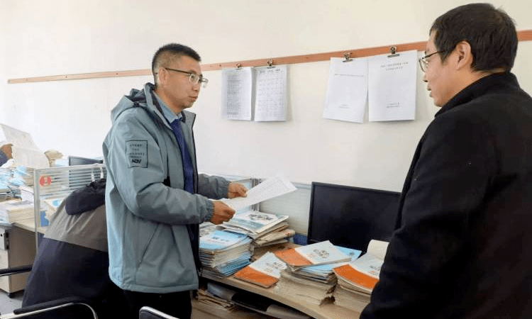 7211月01日,礼县教育系统第58督导督查组深入雷王乡初级中学开展