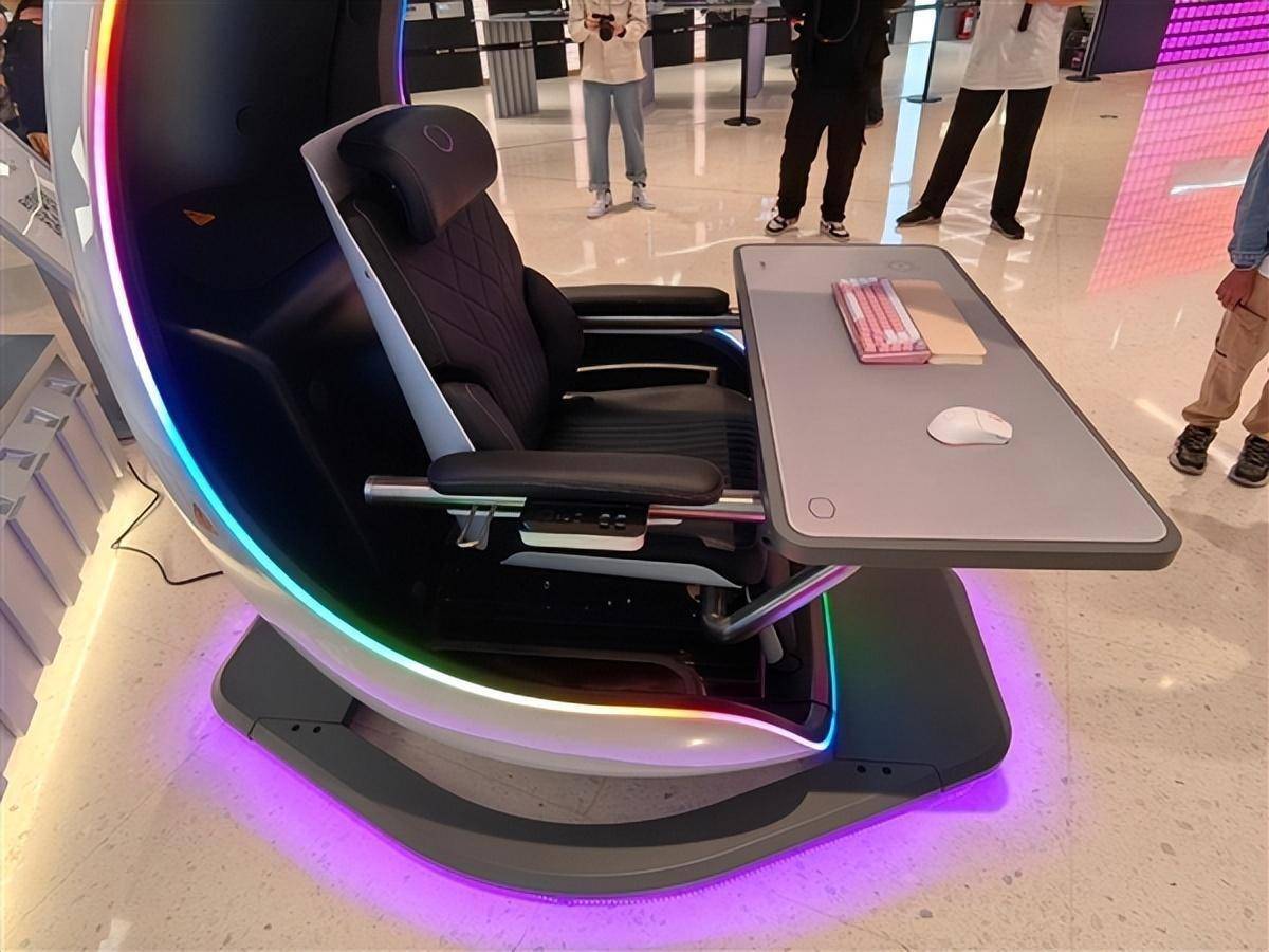 酷冷至尊机电散新品齐发:10万电竞舱,4.