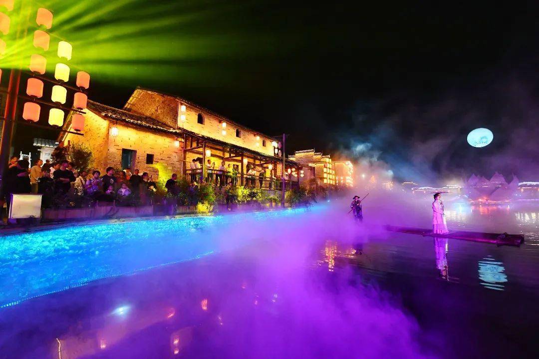 今天的流坑古村万众瞩目_游客_旅游_小姐