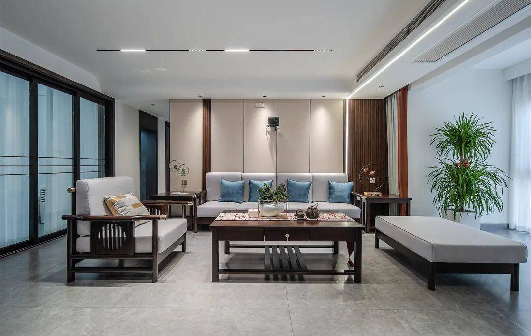 设计理念:这是一套新中式风格的装修案例.