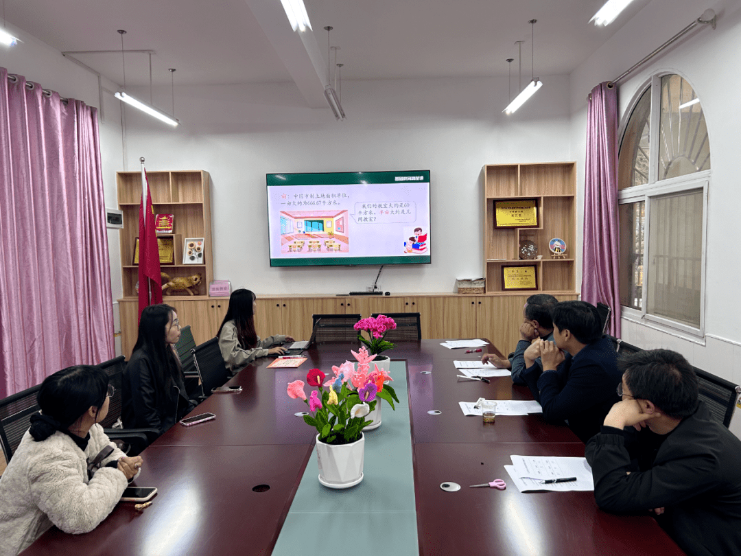 仓上镇中心小学举办首届课件制作大赛活动_进行_教学_洪亚丽