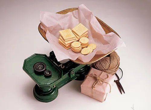 1937年抗战爆发后,嘉顿接到订单,昼夜不停地干了7天,生产了九万公斤的