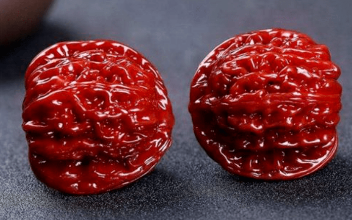 盘玩5年的文玩核桃四座楼，真靓！您看能不能入法眼？_过程_皮质_颜色