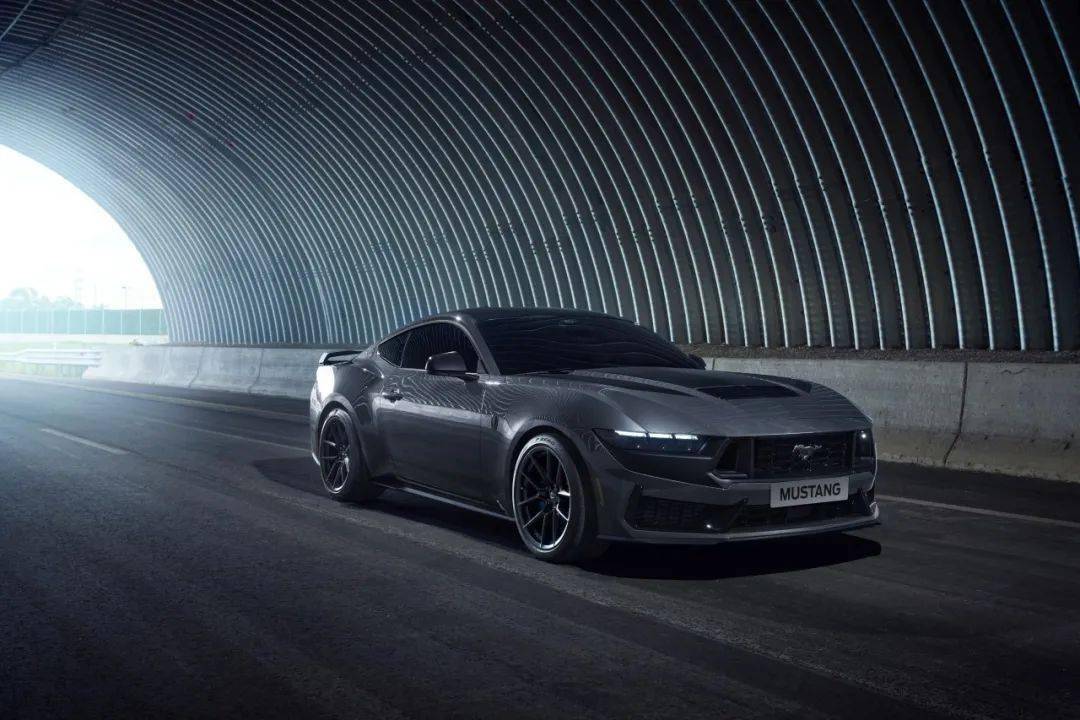 传承60年速度与激情 全新福特Mustang Dark Horse 5.0L V8高性能跑车中国首秀_搜狐汽车_搜狐网