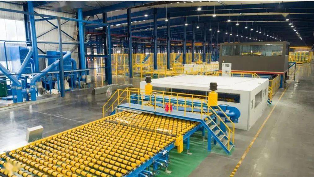 中国耀华玻璃集团有限公司1条600t/d节能颜色浮法玻璃生产线和1条500t