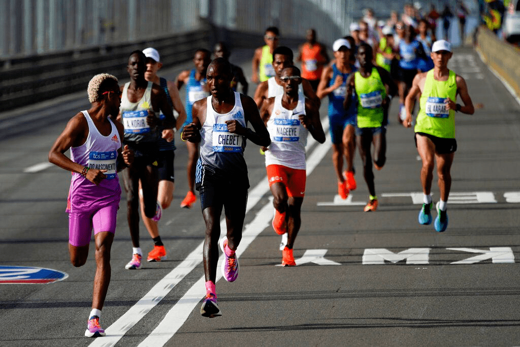 50000人纽约马拉松赛会纪录!贾俄仁加破中国纪录!