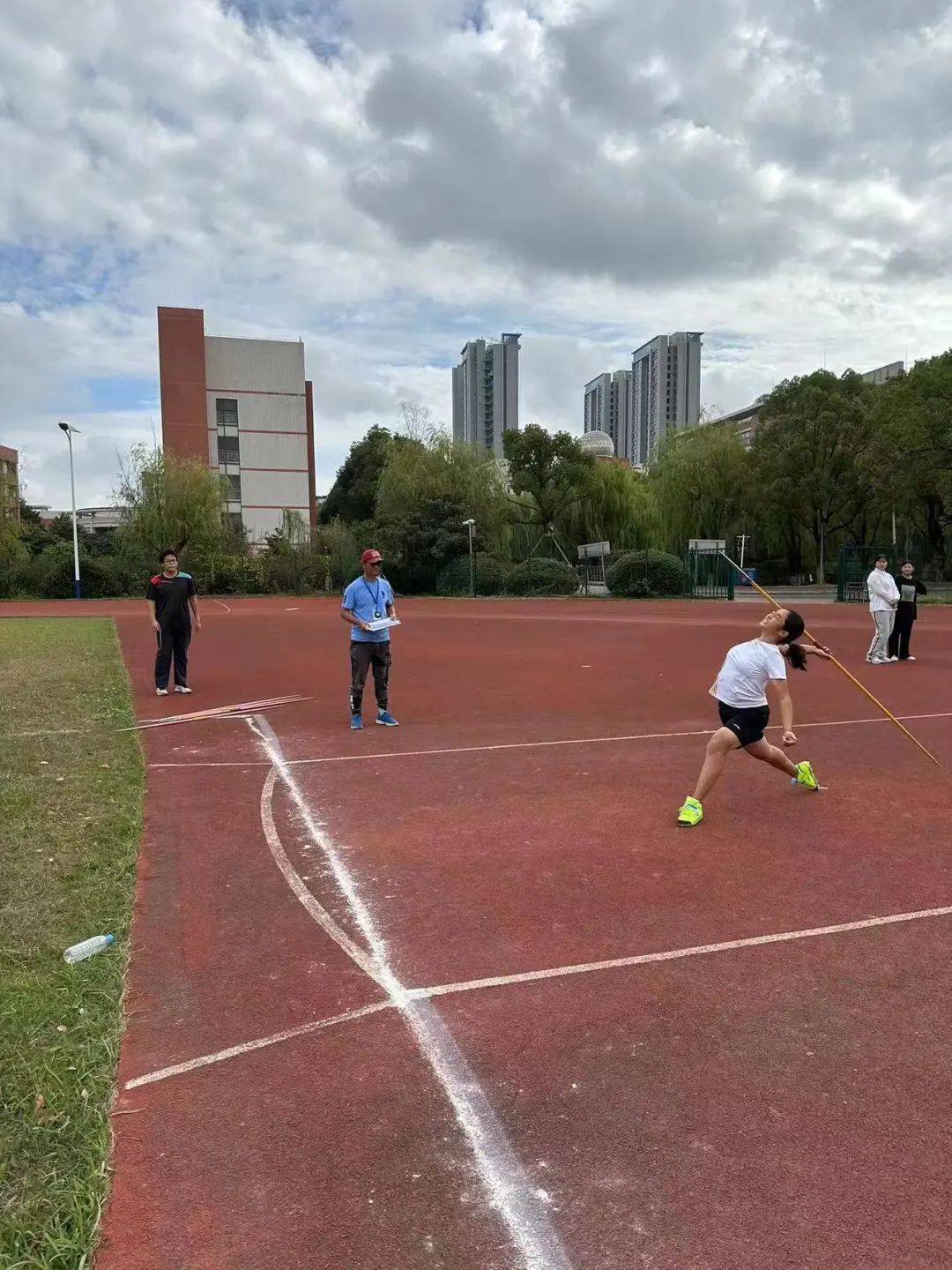 【潜能教育 | 多彩活动】2023年上海市奉贤中学"一条龙"田径比赛圆满