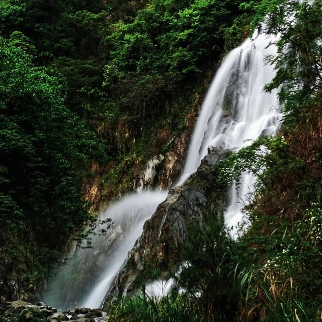 武平梁野山瀑布图片