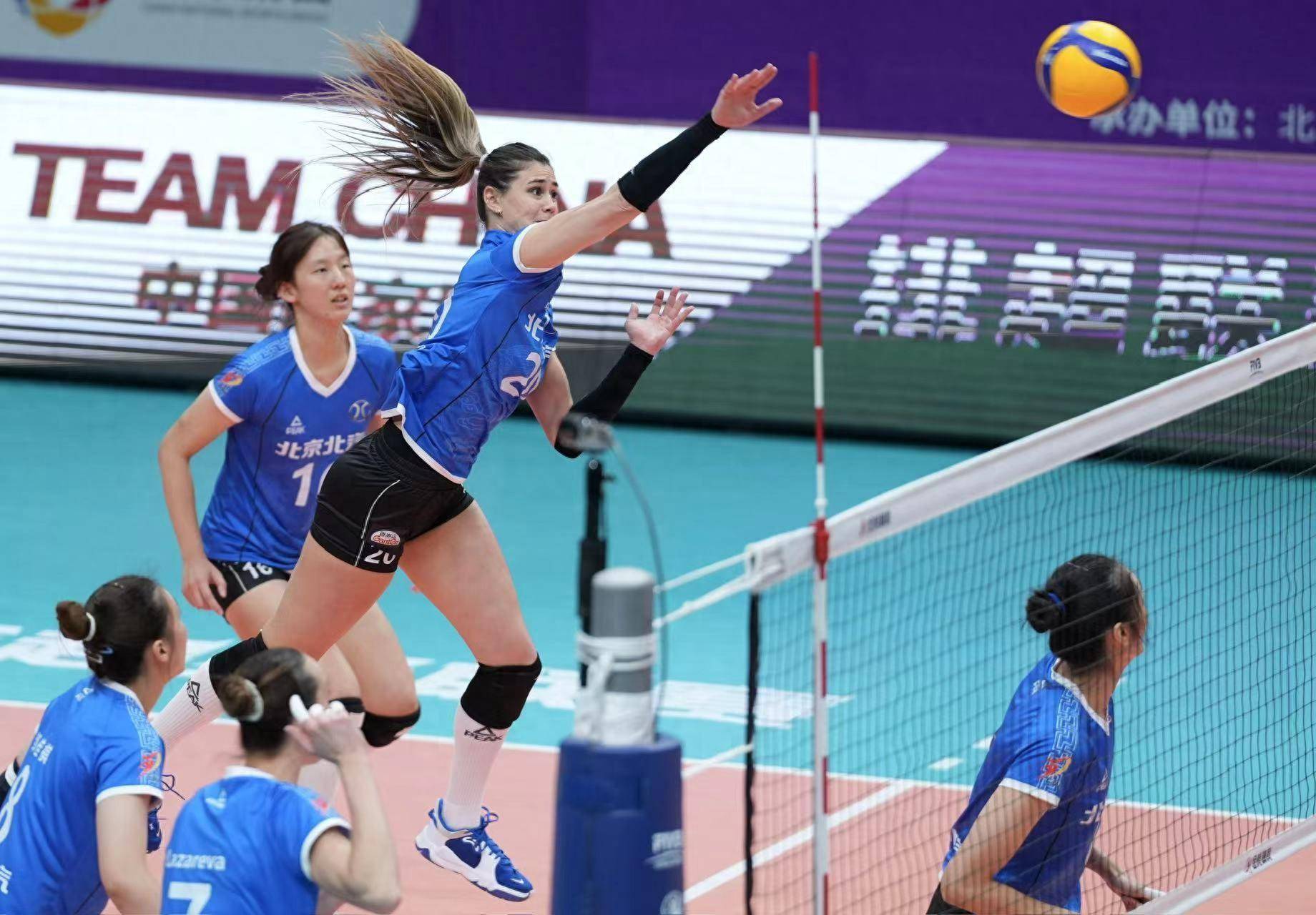 北汽女排收获两连胜 光彩体育馆再次响起热烈加油声_比赛_赛季_球迷