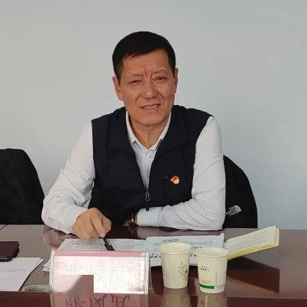 镇召开"提升政治能力,思维能力,实践能力"专题研讨会议_工作_王喜斌