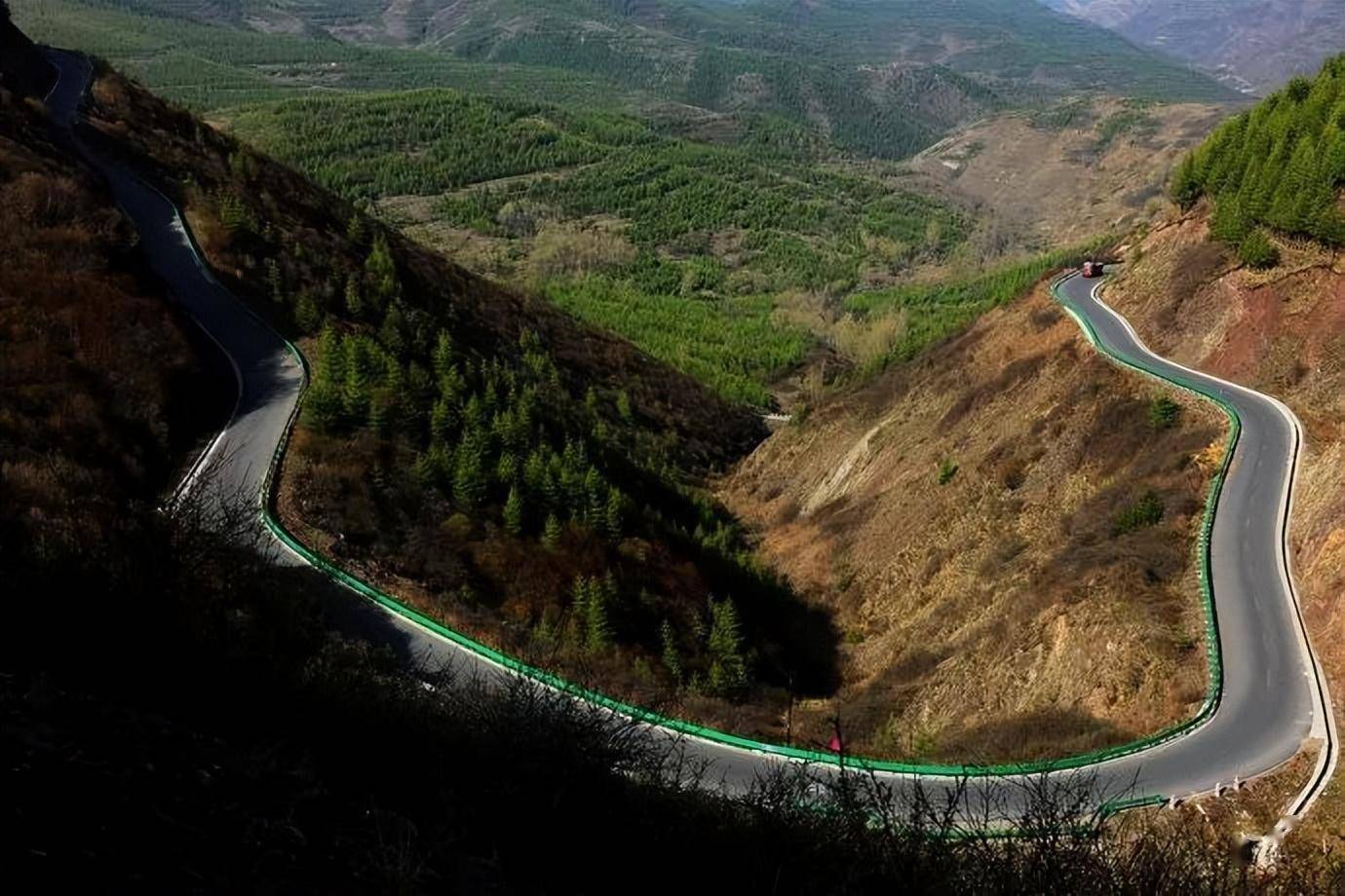 都说宁夏秋天最美的公路在六盘山,而且不止一条!_道路_景区_泾源县