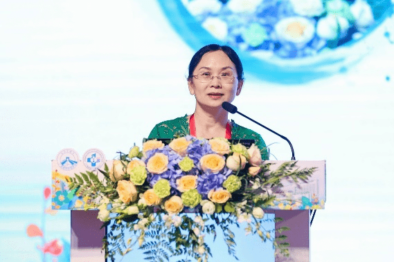 郑敏教授最后,郑敏教授围绕"儿童常见贫血性疾病的防治"一题展开,讲述