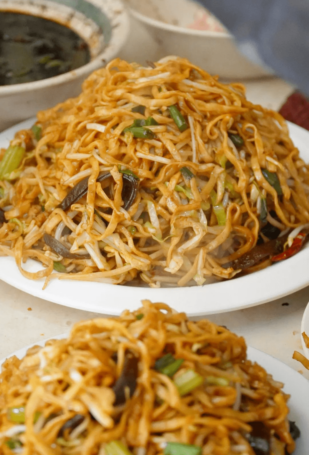 虽然做法简单炒面07地址:影院巷进去左手边第一家· 电影院老刘格拉条