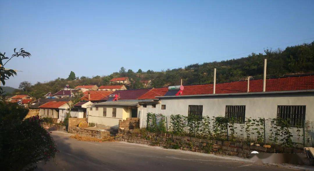 故乡的红瓦房_黑瓦_时代_草房