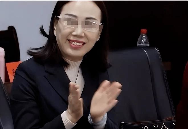 湖北医院女院长倒卖出生证明,细节震惊全网:真相曝光后,他们消失了