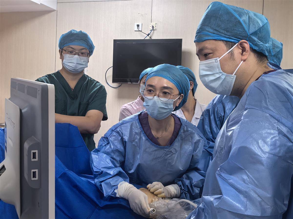 孕妈遭遇"双胎输血综合征",高难度射频消融减胎术化解"宫内争斗"_胎儿