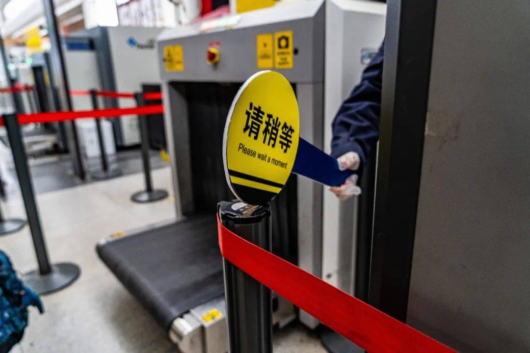 记者走访过程中询问到的车站工作人员都表示,可以提前沟通采取其他