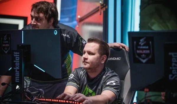 选择休息后,s1mple 还能追上过去的自己吗 | 电竞世界_游戏_选手_职业