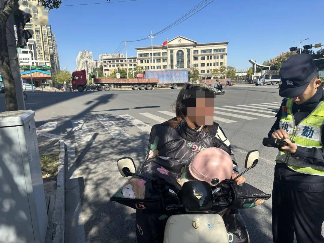 11月1日姓名:王某违法地点:磨子潭路违法时间:11月1日姓名:李某某曝光