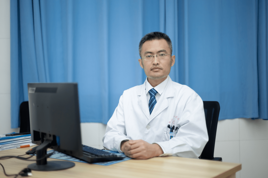 医生等奖项,担任济宁市医学会胸外科分会委员,济宁市医学会心胸血管