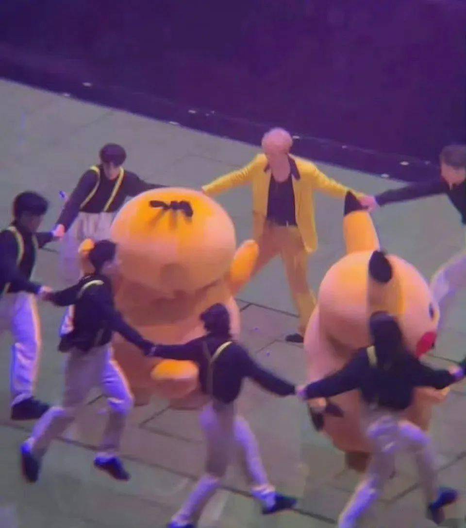 一问一答|张艺兴内涵蔡徐坤？龚俊投资方跑路？王源近况？鞠婧祎新戏？粉丝无脑维护明星？