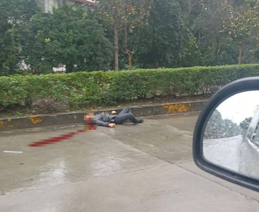 南部212国道发生车祸,一男子被撞身亡