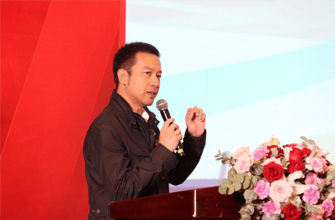 国家体育总局·训练局康复中心皮尚伯在康亦健第七届脊柱大会发表演讲