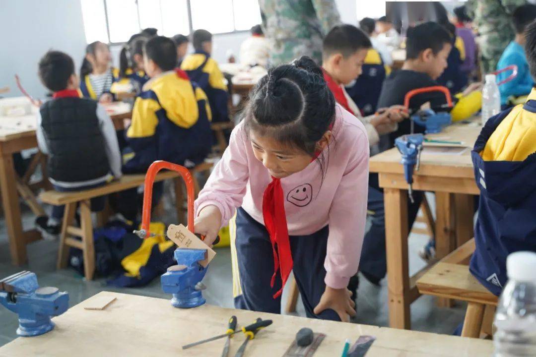 品匠人匠心在夏浪大师馆,《刘海戏金蟾》《八十七神仙图》等一件件