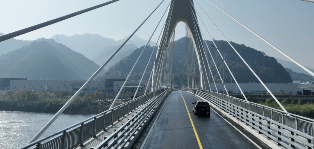 建德人期盼已久的紫金大桥试通车啦!_建设_施工_工程