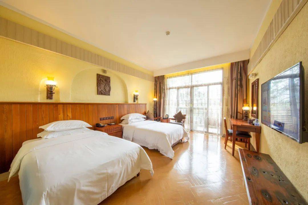 住佛冈森波拉度假酒店主楼豪华房,享自助早餐 森林里温泉,打卡奇妙