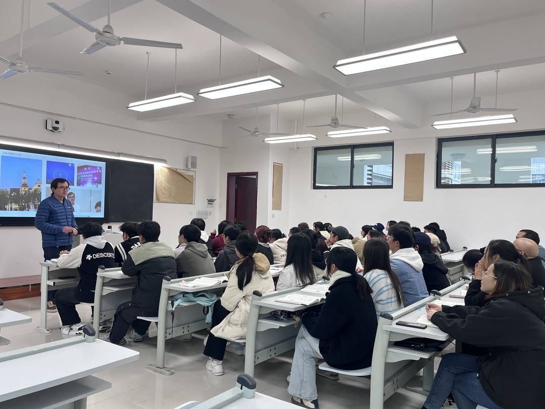 平均年龄53岁,四川阆中41名农民工走进大学校园"旁听"乡村旅游课_冉