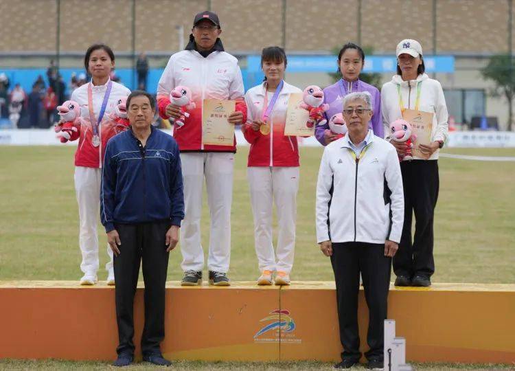 北京代表团田径队由清华大学体育部副主任杜超担任领队,清华大学教师