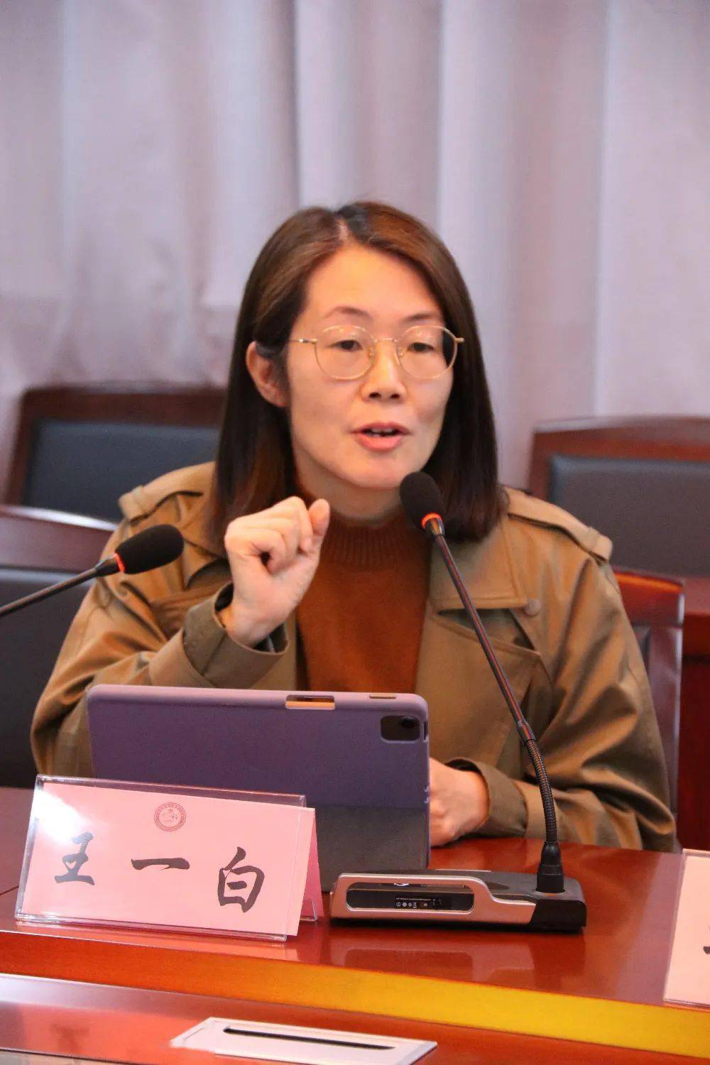 最后,邹小芳校长对县教师发展中心给予桥下一小教育的关心支持表示