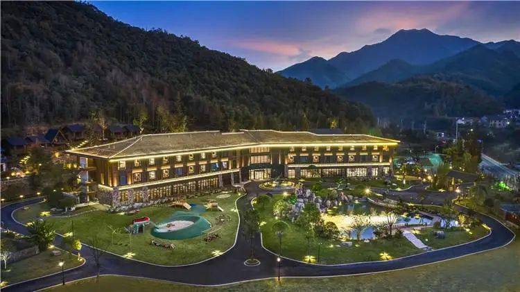 【诸暨开元芳草地乡村酒店】￥499享芳草山景大/双床房1晚 价值 98 元