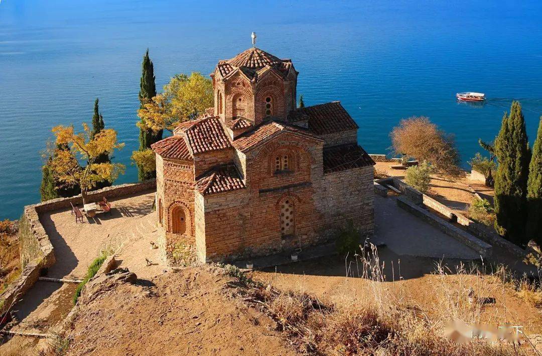 迷人的奥赫里德湖_悬崖_教堂_世界