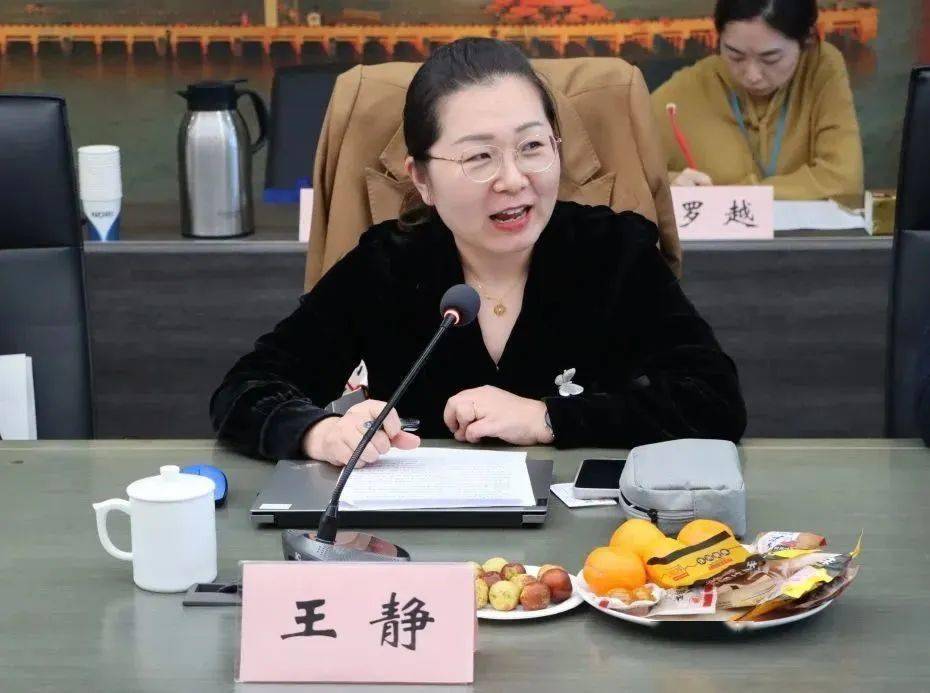 同济大学电子与信息工程学院肖辉教授从高校教育切入,谈到了"产学研用