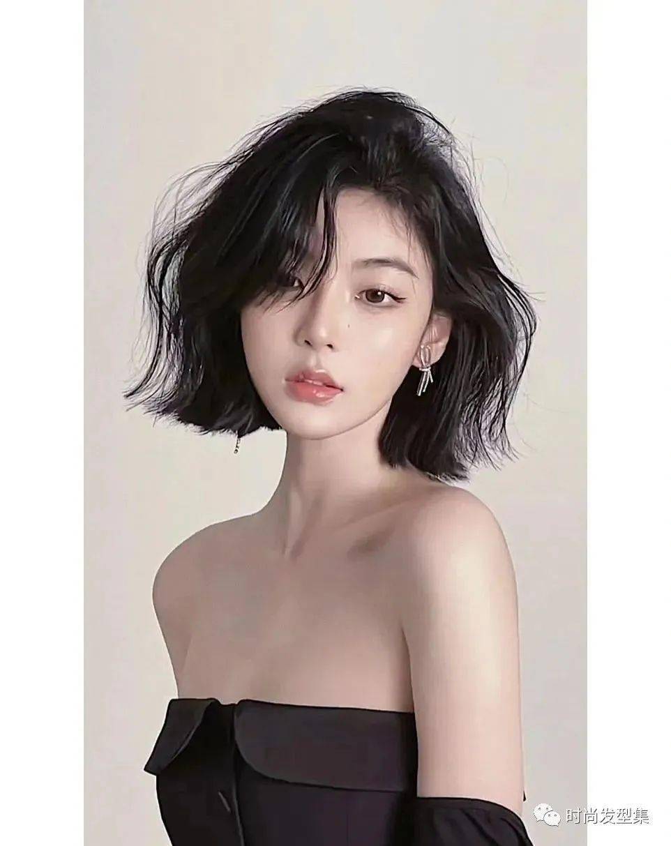11月"网红热短发."_发型_中国_人类