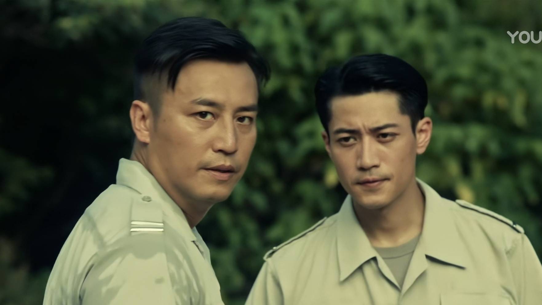 但孙逸臣逃狱,这又是一条罪,所以他又进来坐牢了,昔日的监狱长如今成