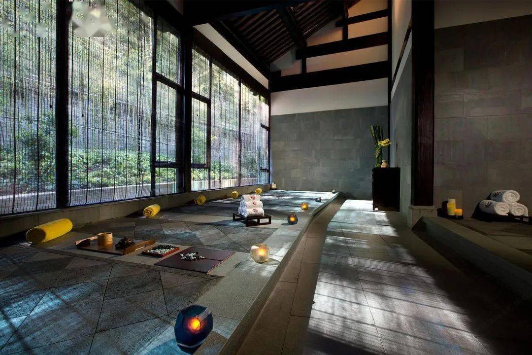 【银杏季】低至7折,腾冲悦榕庄1-2晚温泉套餐,赠接机 温泉畅泡 spa代