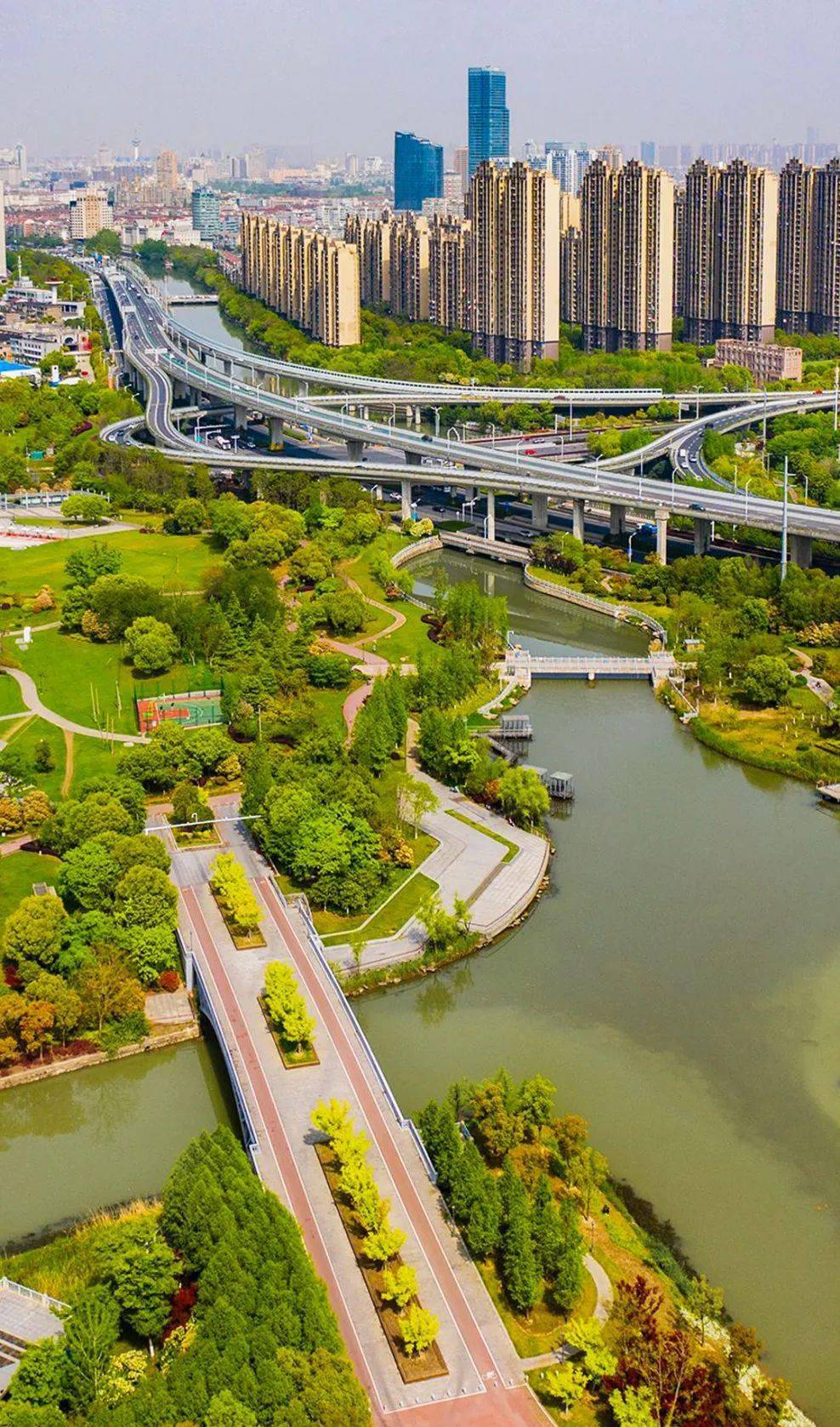 作者:许聪滨江栈道作者:潘杨启东鹤城公园作者:陈新龙海门蛎岈山作者